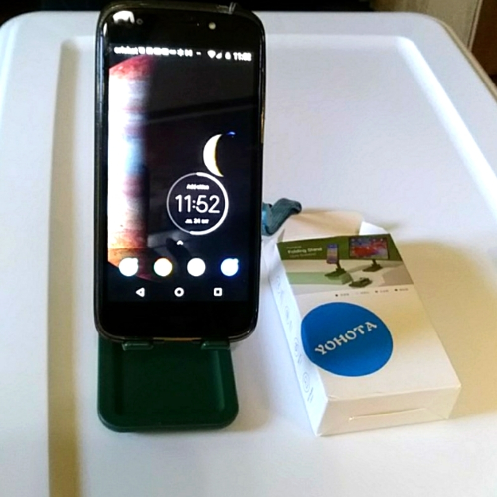 Yohota - cell phone stand (green)